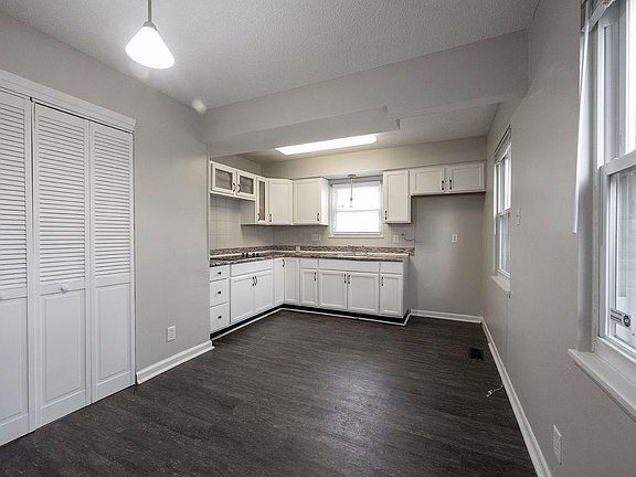 4th image of 3212 Lupine Dr
