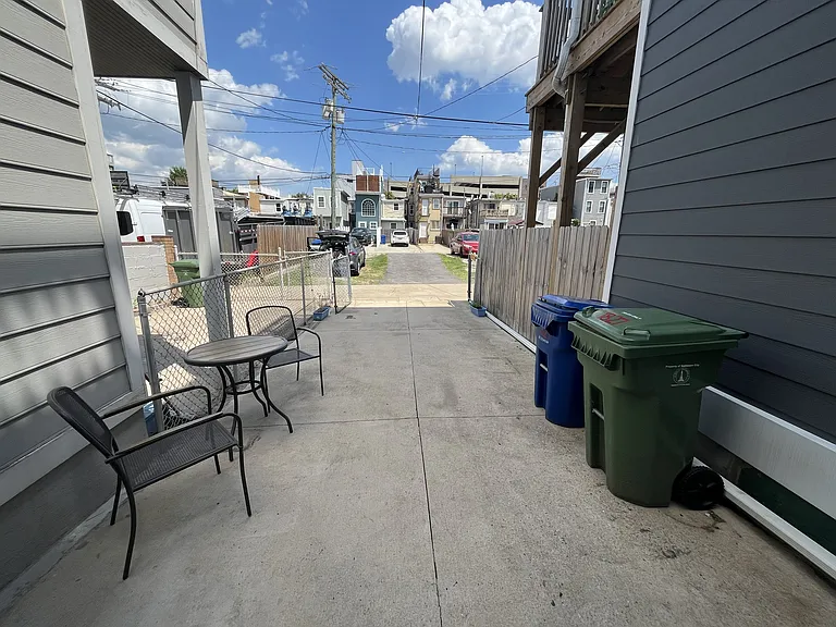 1827 S Hanover St — Photo 21