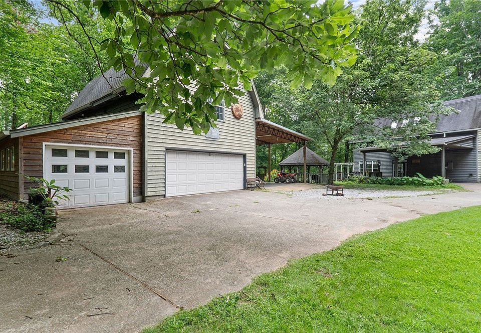 1st image of 7900 Rainey Ln