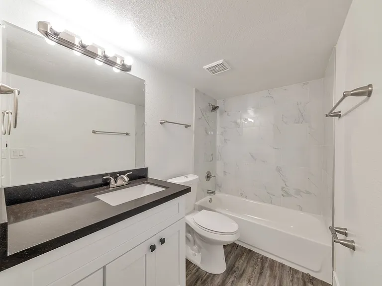 1001 W Flint St — Photo 40