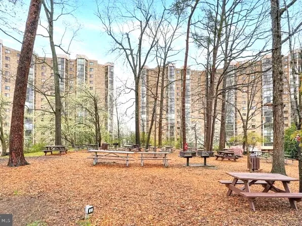 5903 Mount Eagle Dr, Alexandria, VA