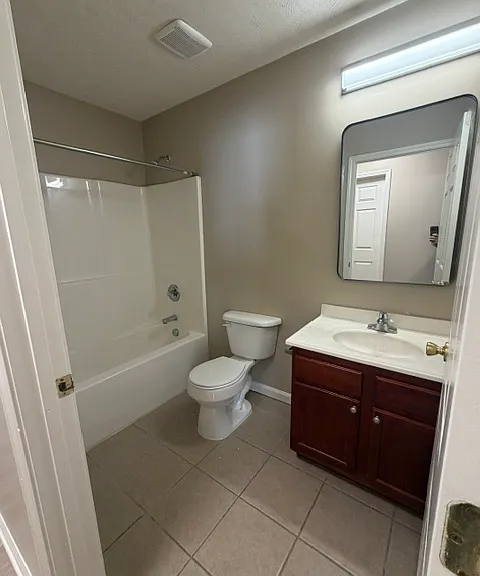 1060 Lucille Dr — Photo 5