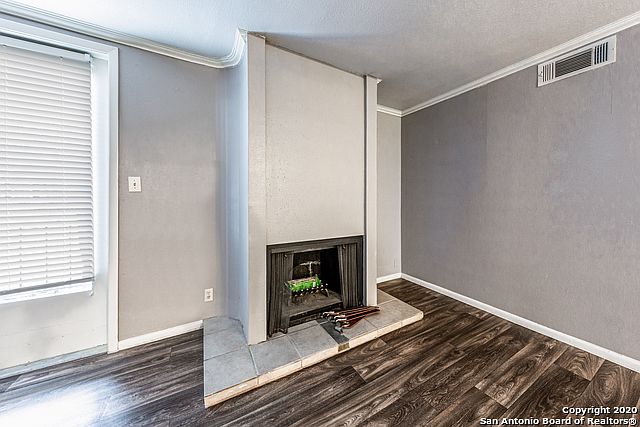1st image of 216 Arcadia Pl