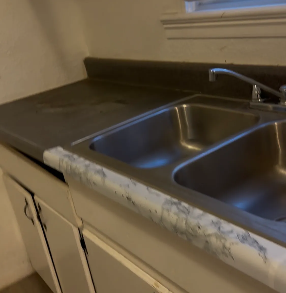 2 bed, 1000 sqft, $1,550 — Photo 2