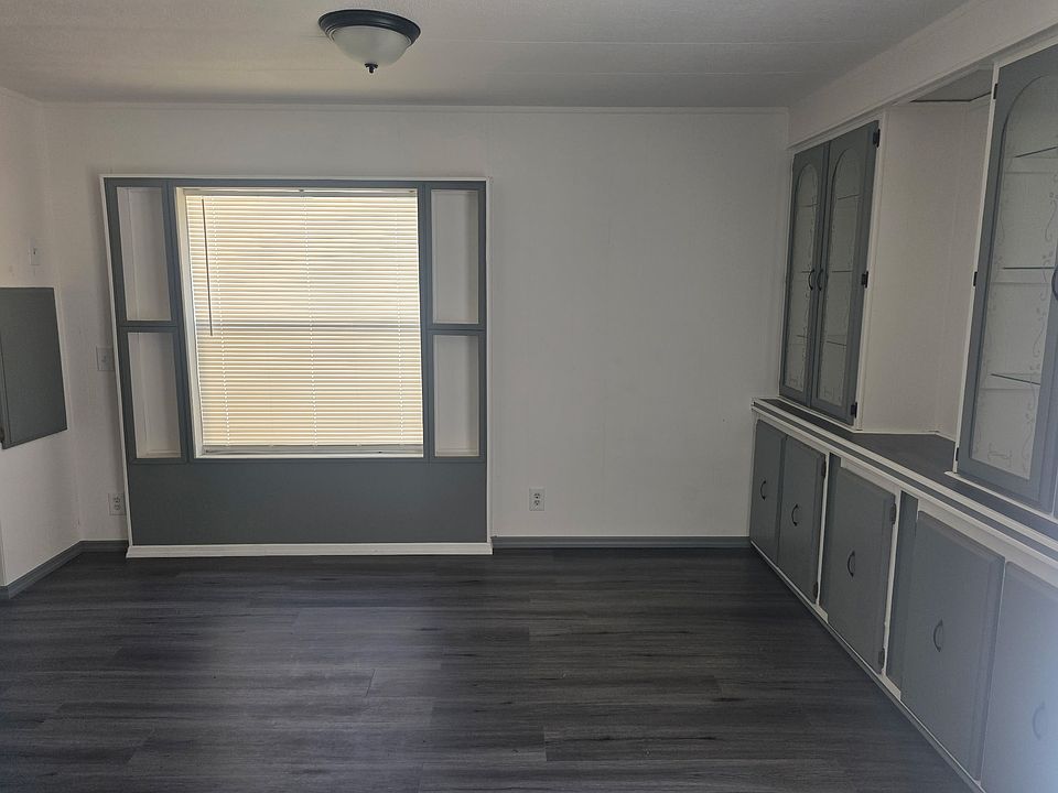 1st image of 412 Skywood Dr #7