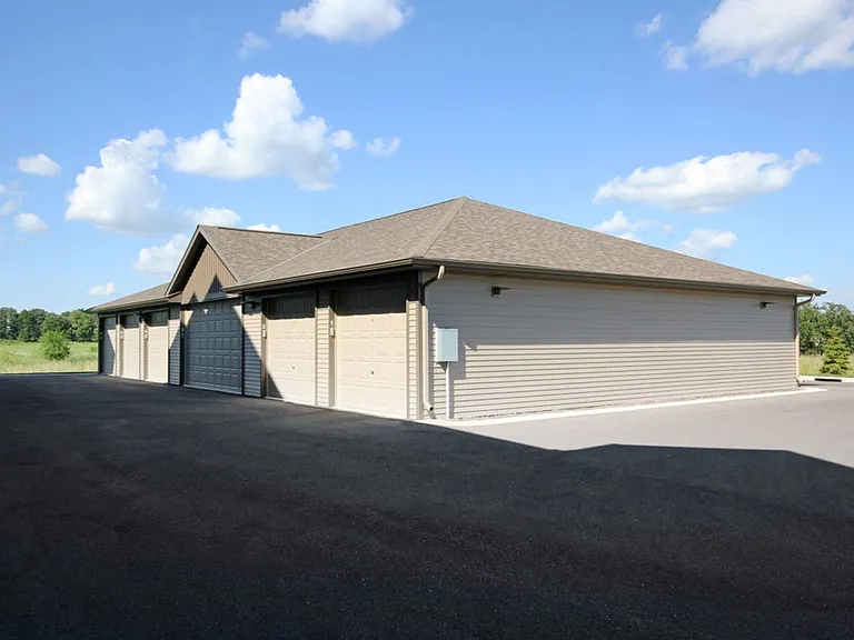 4541 & 4727 Arbor Xing SE — Photo 20