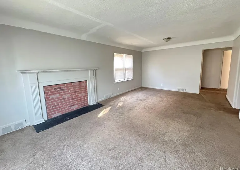 18457 Hoover St — Photo 3