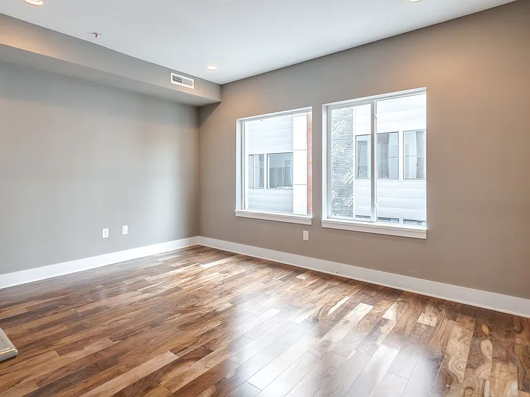 702-12 N Front St #7 — Photo 5