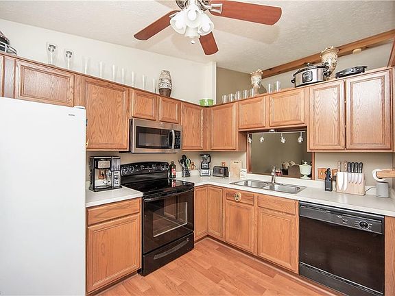 4th image of 650 Sturbridge Dr Unit 36
