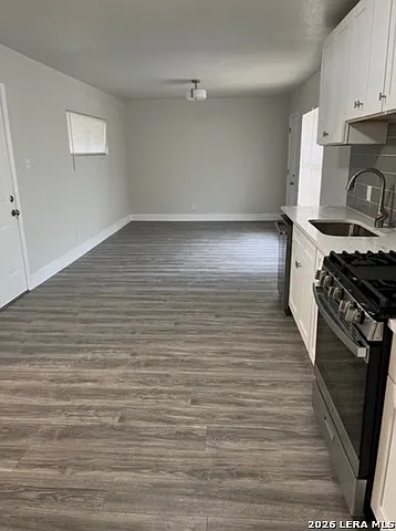 2139 Babs Dr — Photo 6