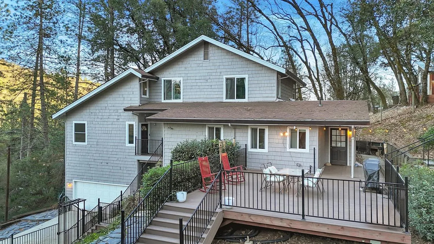 16086 Annie Dr photo 1