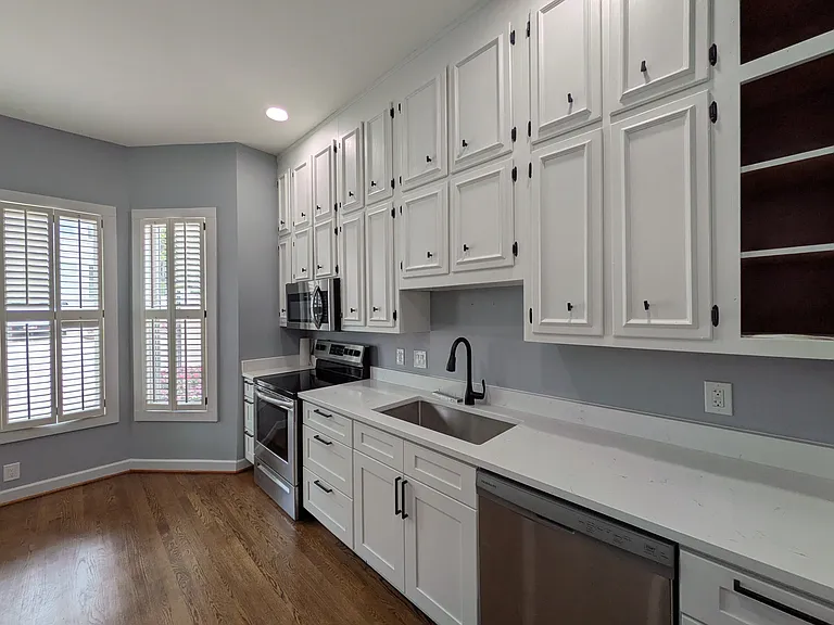 3437 Golf Club Ln — Photo 2