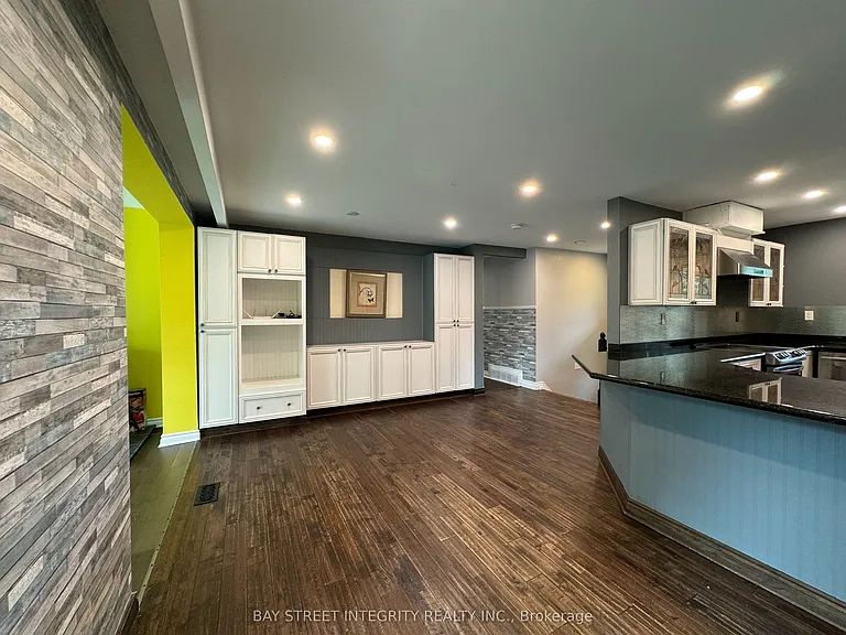 1339 Pinegrove Rd — Photo 8