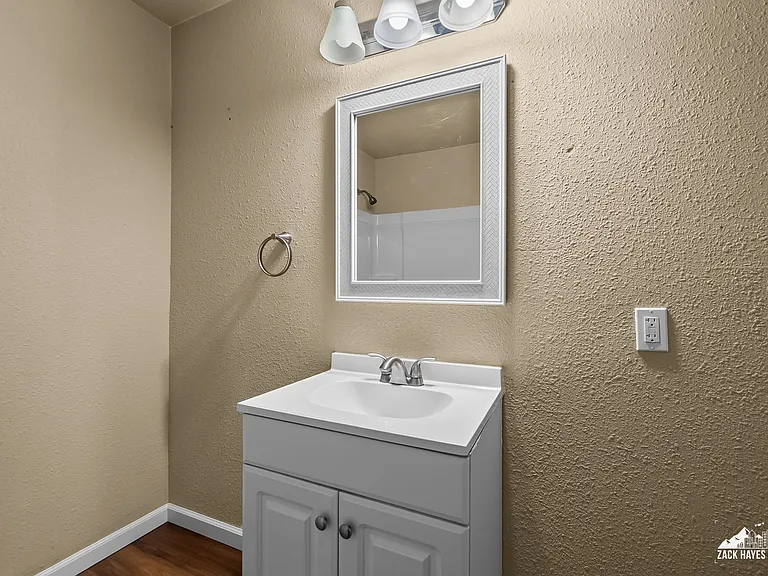 618 Gambell St #11 — Photo 48
