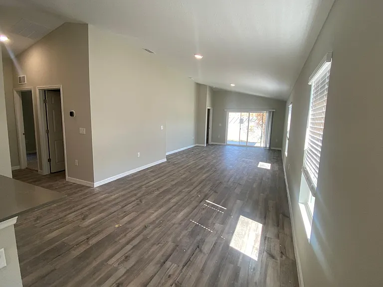 4904 Mainsail St — Photo 1