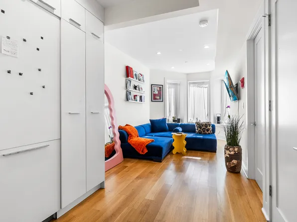 473 Bainbridge Street image 5 of 16