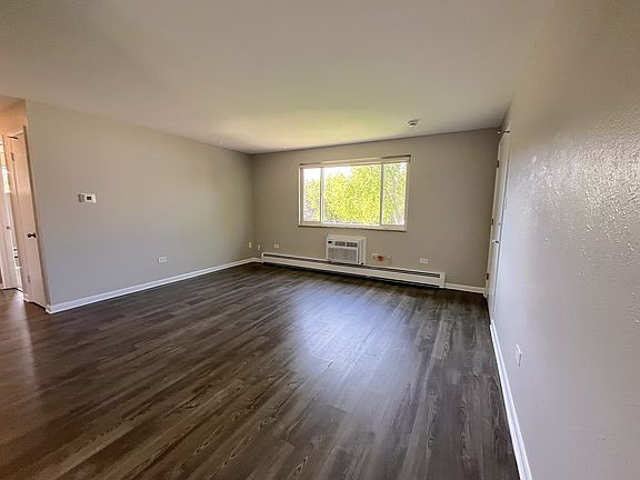 2nd image of 3741 Oak St #11583391