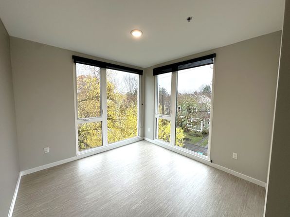 2475 SE 30th Ave #403