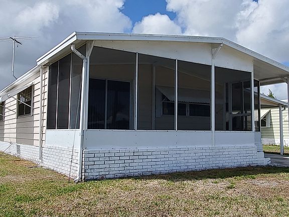 3rd image of 535 Marnie Cir