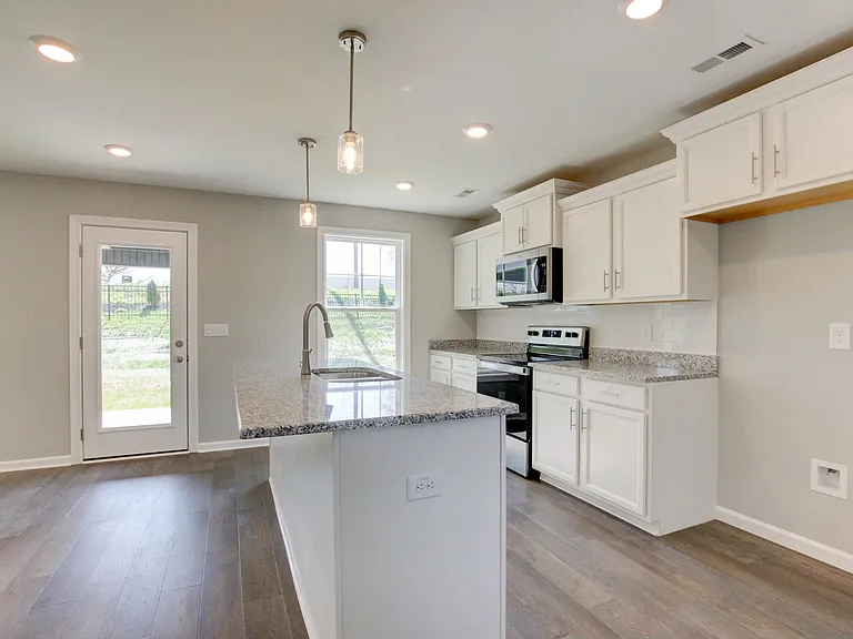 818 Limestone Way — Photo 7