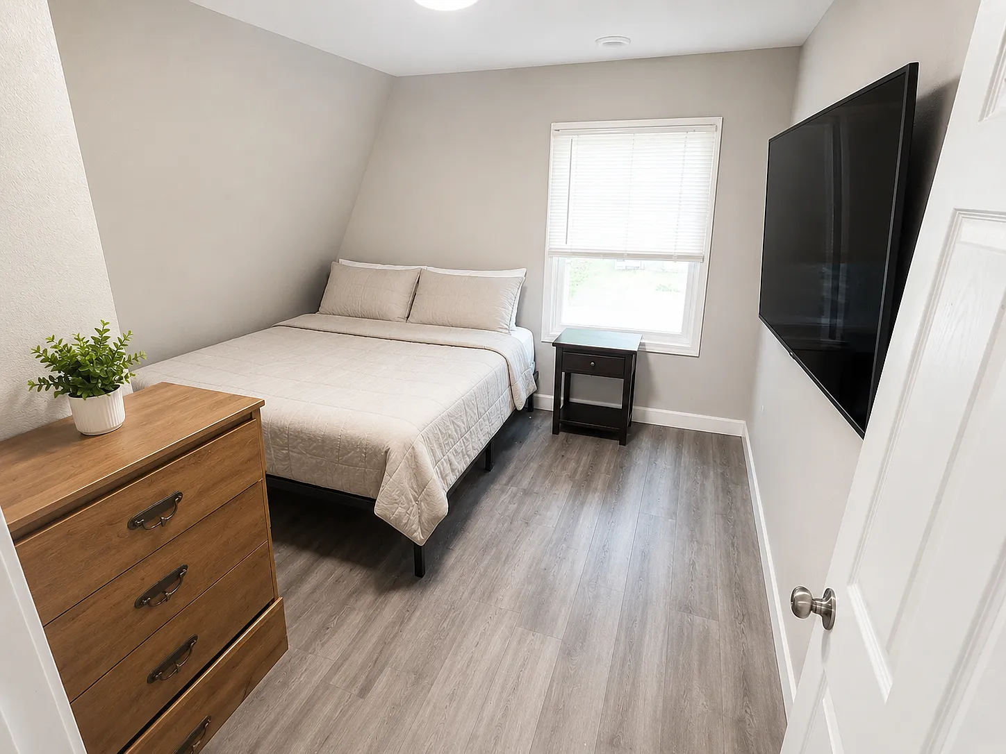 2 bed, $1,525 — Photo 4