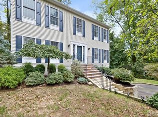 9 Orchard Hill Rd, Bernardsville, NJ 07924