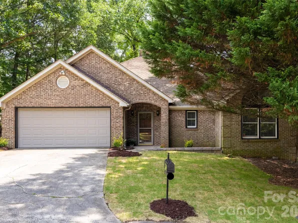 5053 Suwarrow Ct, Tega Cay, SC 29708