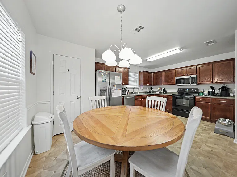 1123 Abbey Rdg — Photo 7