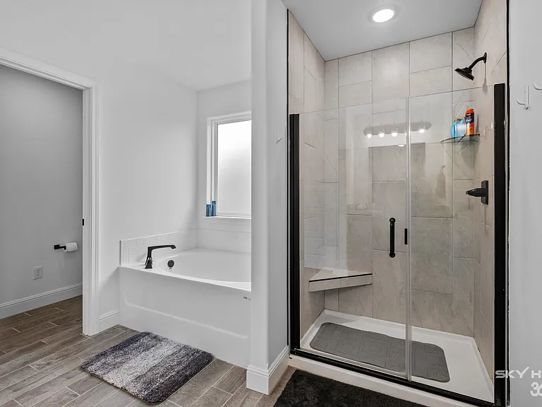 6102 Hoover St — Photo 18