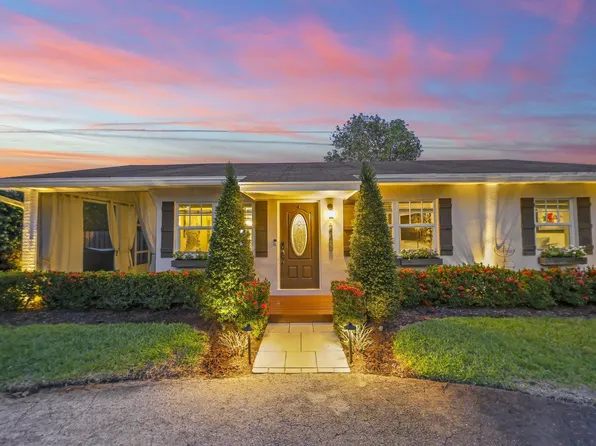 2205 W Pineridge Court, Delray Beach, FL 33444