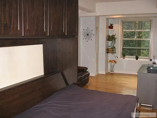 Rented by Bouklis Group | media 19
