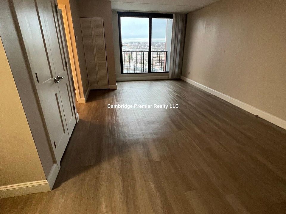 1st image of 812 Memorial Dr #111