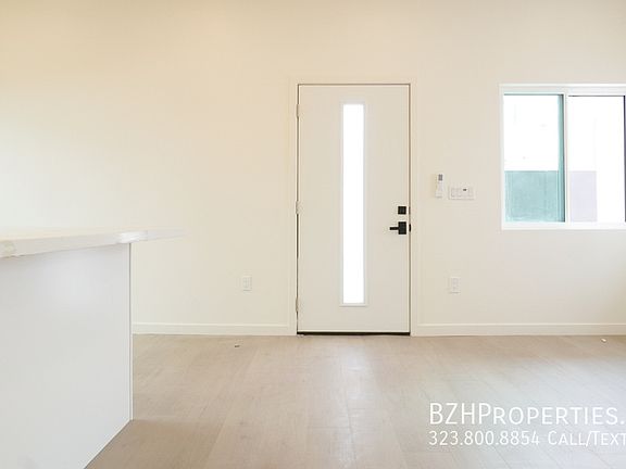 4th image of 1515 S Hayworth Ave #6