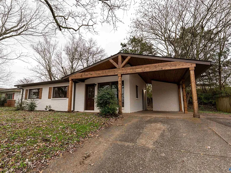 112 Wilkenson Dr NE — Photo 2