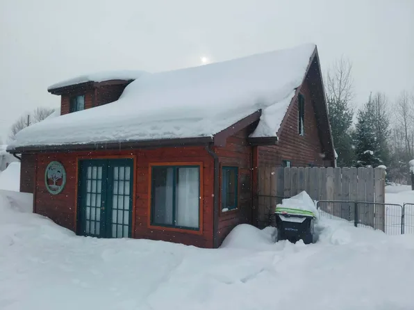 1214 E 11th Ave, Sault Sainte Marie, MI 49783