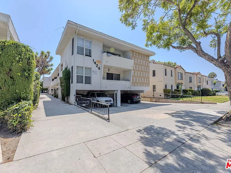 1426 S Orange Grove Ave — Photo 19