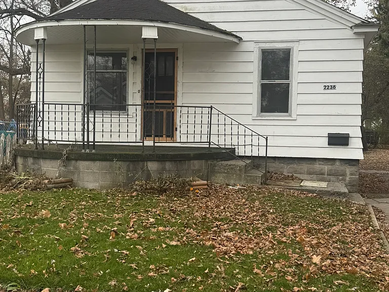 2236 King St — Photo 1
