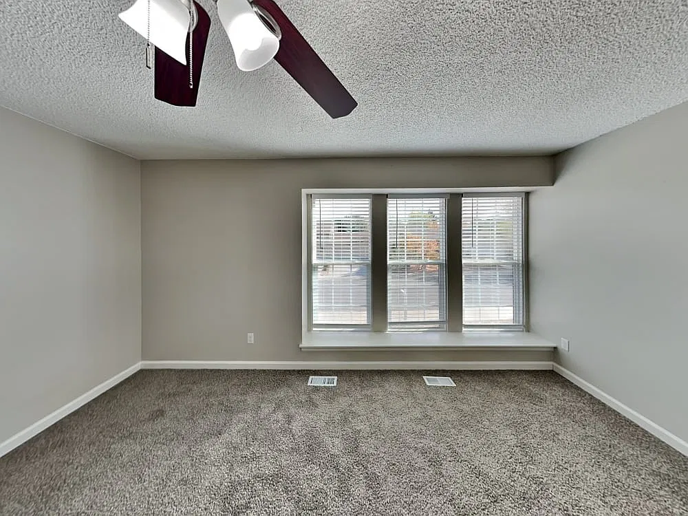 3 bed, 1250 sqft, $1,245 — Photo 2