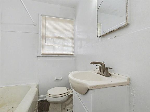 5th image of 2293 Ewing St SW