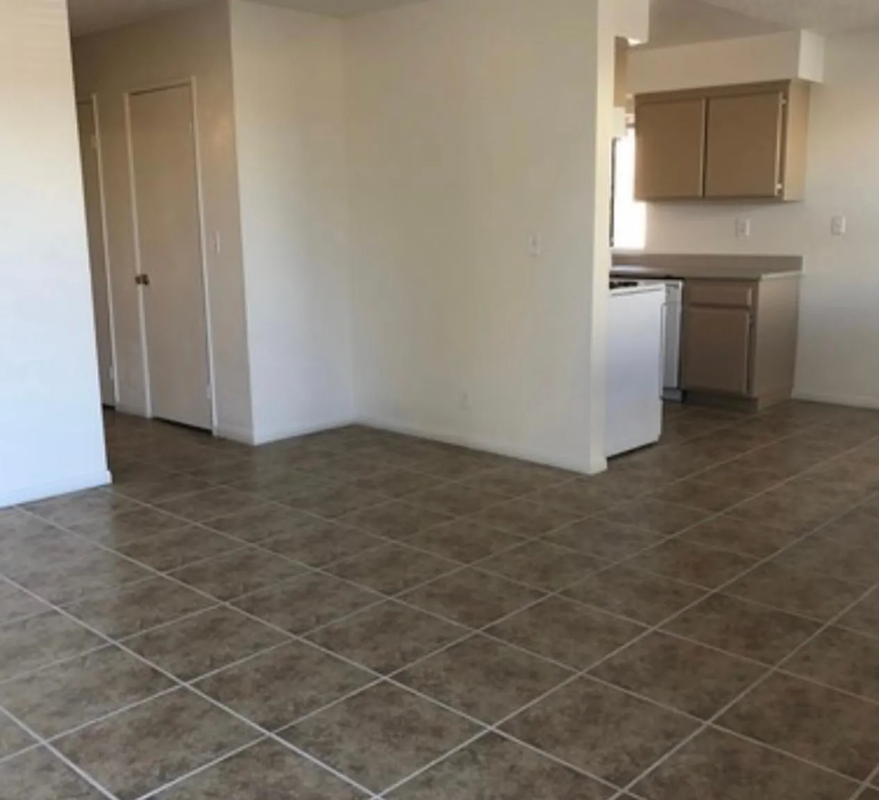 2 bed, 700 sqft, $1,395 — Photo 3