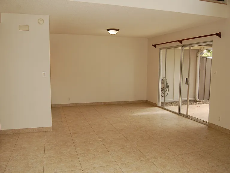 559 Keolu Dr — Photo 6