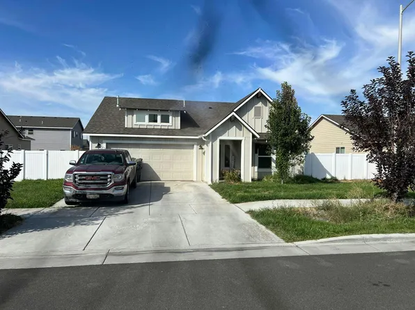 548 W Theater Ln, Hermiston, OR 97838