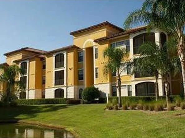 8325 38th Street Cir E Unit 202, Sarasota, FL 34243