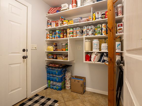 5th image of 14287 Rosaleen Ln