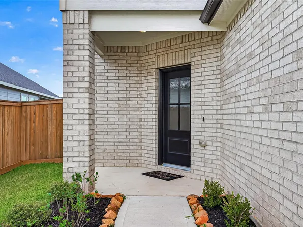 1415 Terry Roberts Dr, Angleton, TX 77515