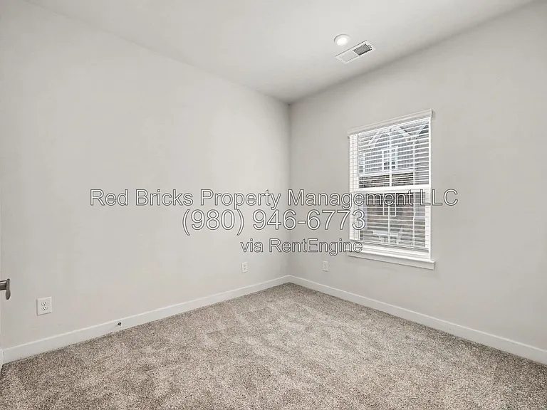 9342 Mallard Mills Dr — Photo 22