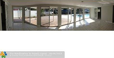 4th image of 501 SE 10th Ave