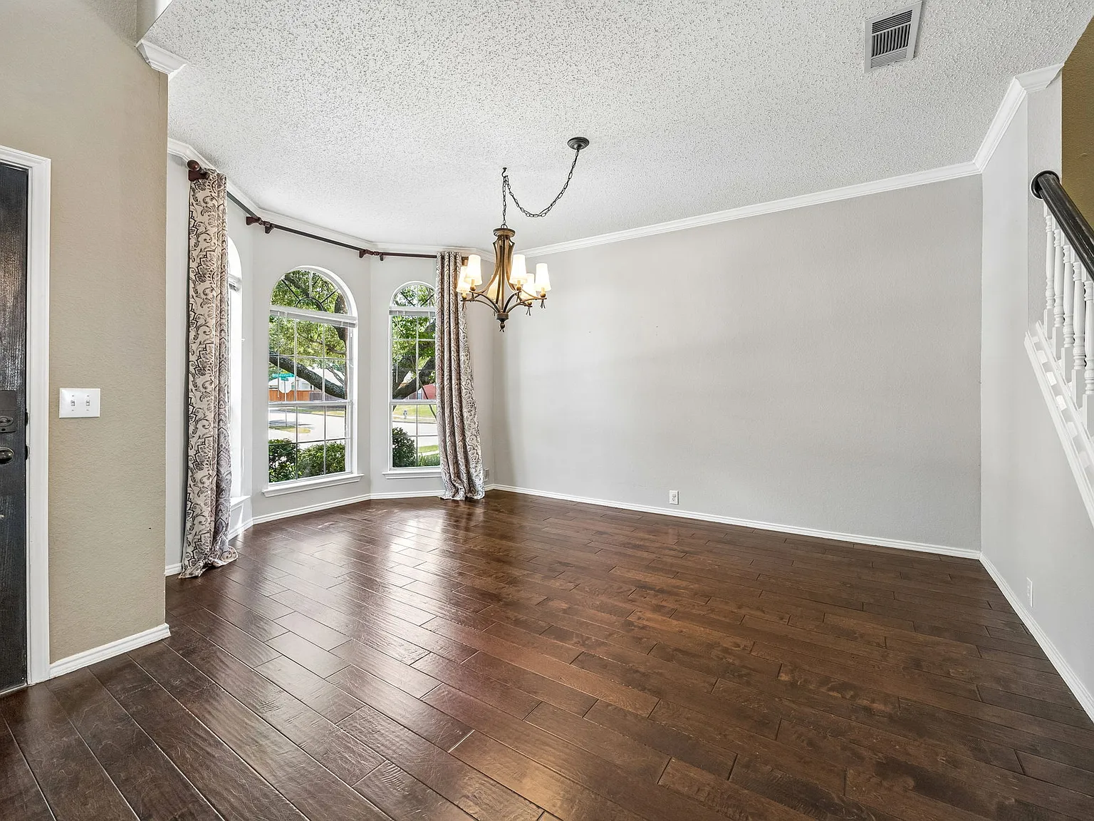 4 bed, 2961 sqft, $3,295 — Photo 4
