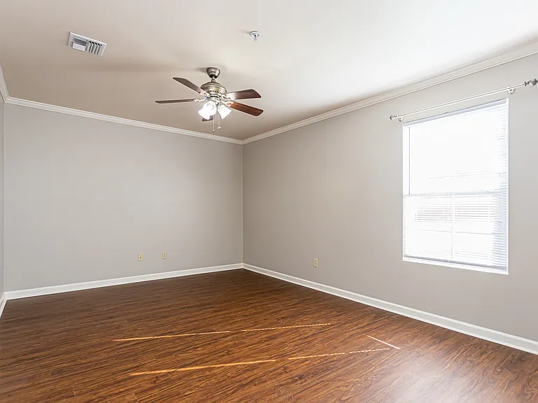 Guidry Row Apartments — Photo 23