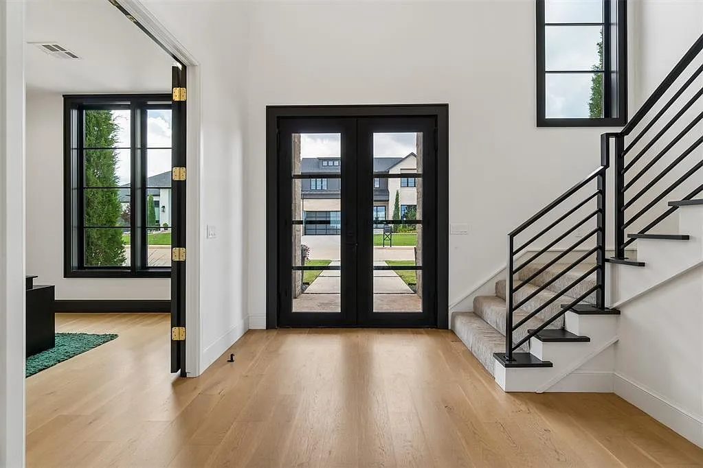 3 bed, 2.5 bath, 3500 sqft, $6,225 — Photo 3